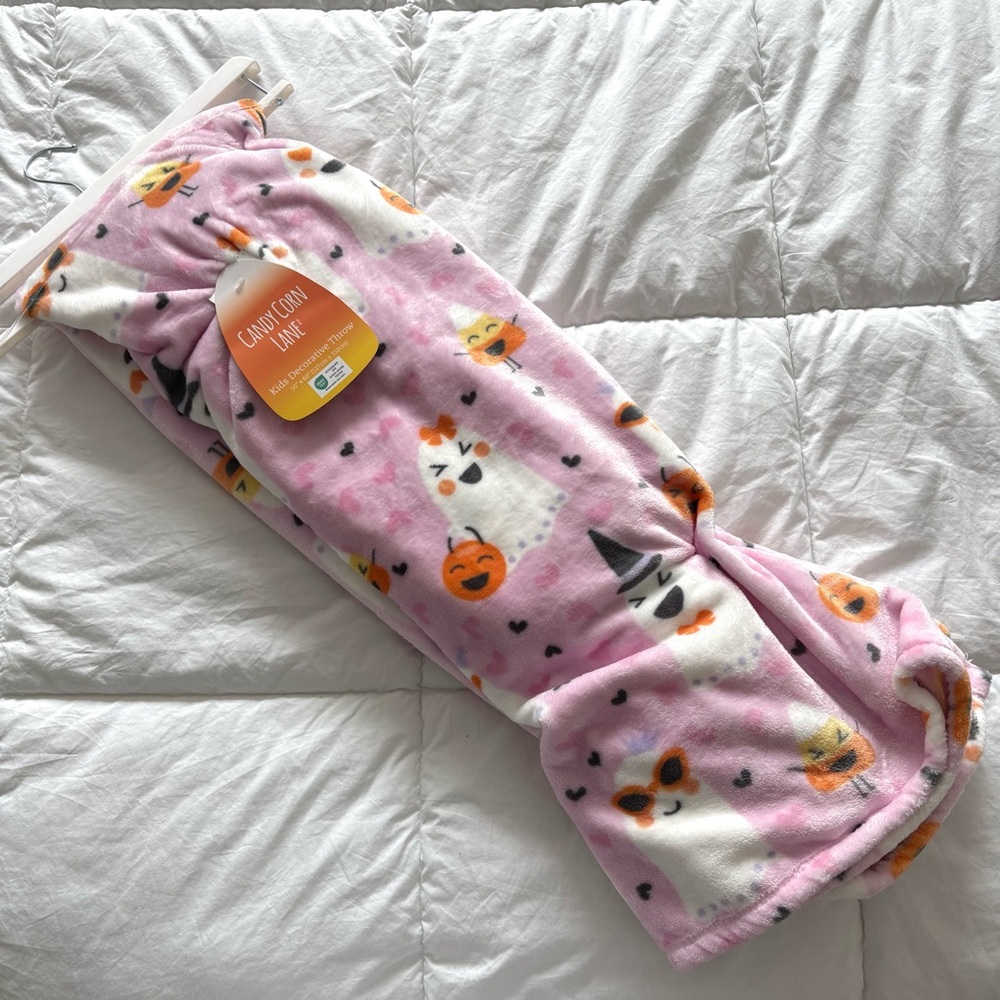 Pink Halloween Ghost Blanket